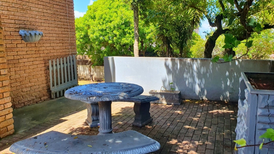 5 Bedroom Property for Sale in Dana Bay Western Cape